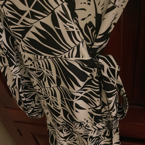 Dress Day wrap dress - Picture 3 of 6